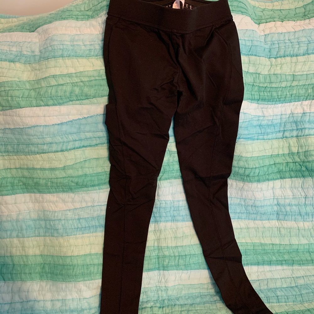 Black booty enhancing leggings